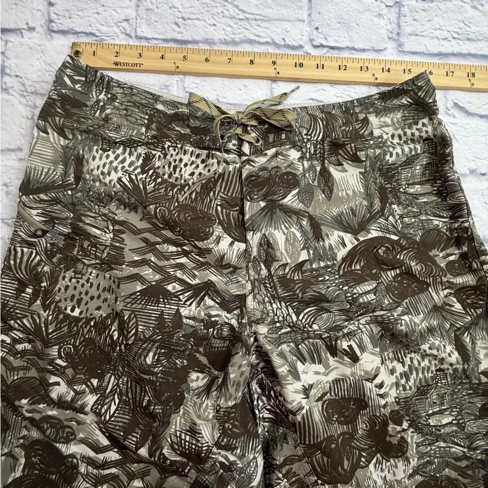 Patagonia Brown and Cream Patterned Board Shorts. Size 34/M.